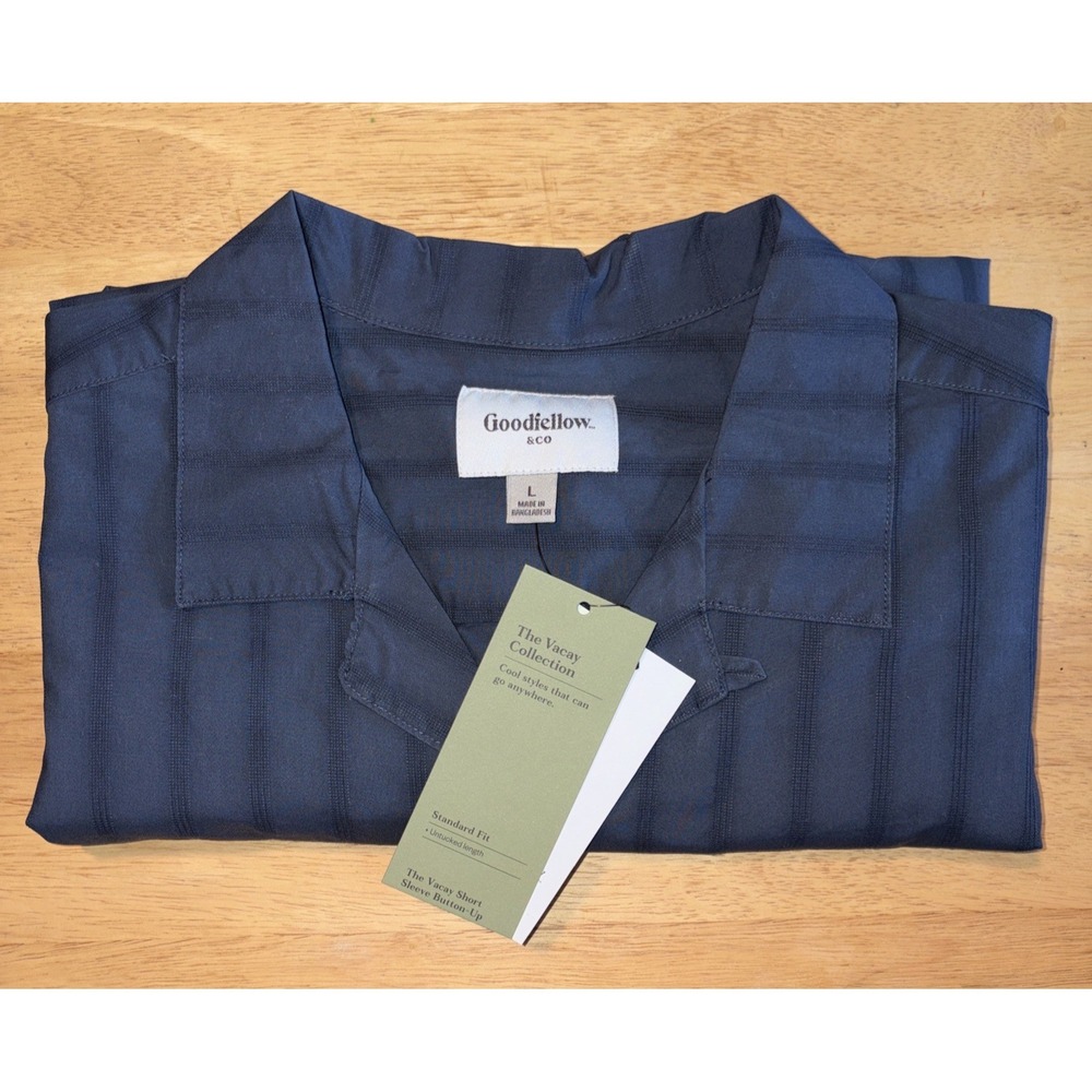 Goodfellow & Co Vacay Collection Dobby Stripe Camp Shirt in Navy - Men's L